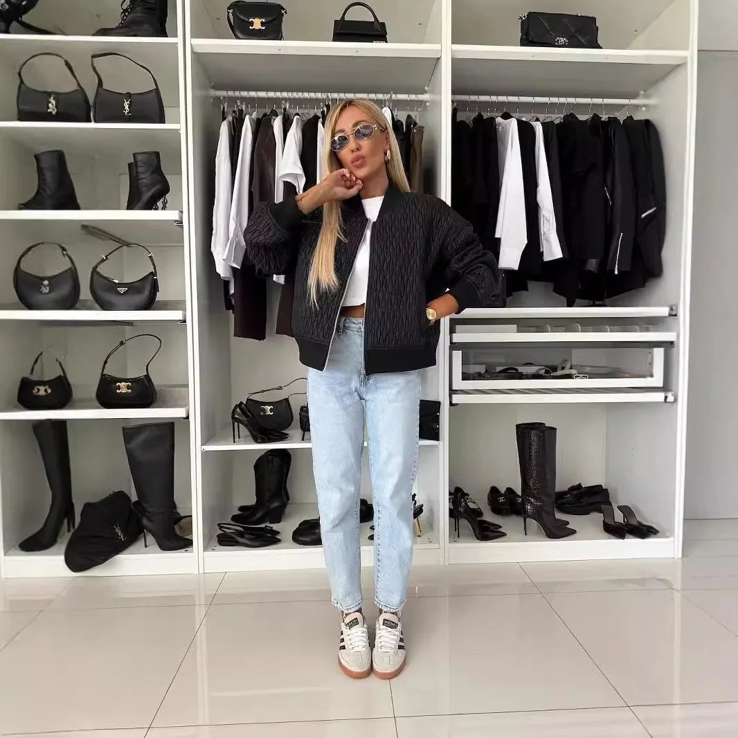 Johanne | Kvinders Stilfulde Vatteret Bomberjakke med Ribkant