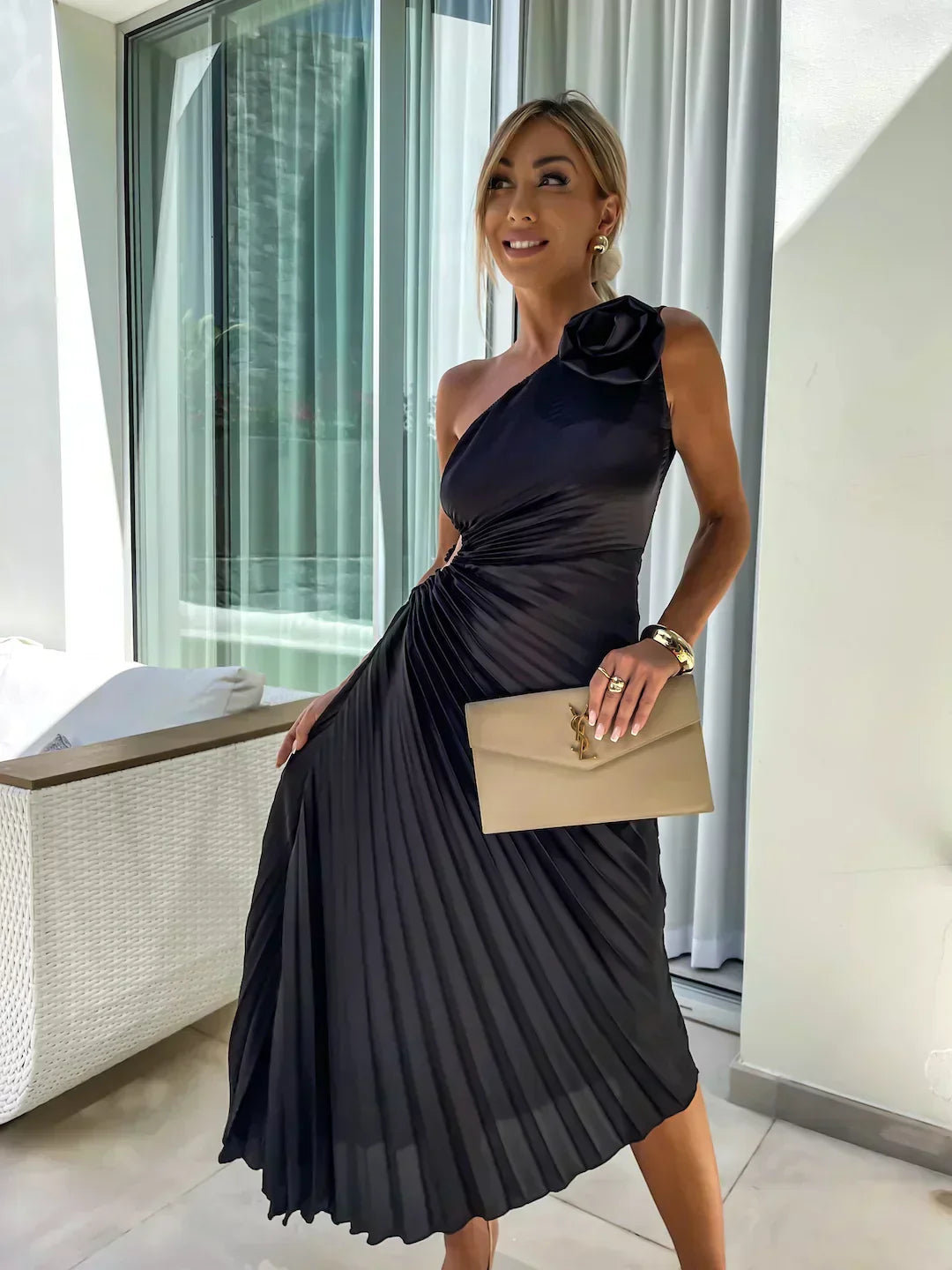 Annika | Dame Plisseret One-Shoulder Midi Kjole